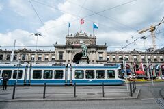 クレディ救済買収、金融立国スイスにも必要だった