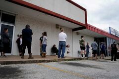 米就業者数は251万人増、失業率13.3％に改善　5月雇用統計
