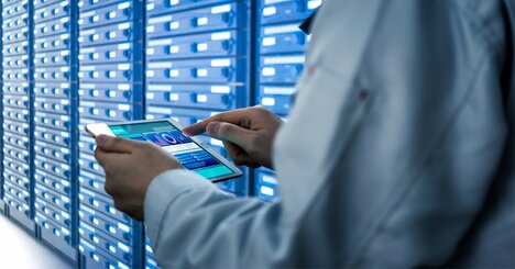 従業員の不満投稿が多い“ブラック”企業ランキング2023【通信・情報サービストップ3】2位ソフトバンク、1位は？