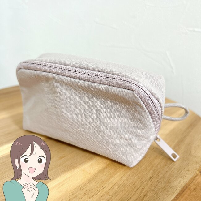 「色が可愛いどハマり」3COINSの“高見えポーチ”コスメ一式がまるっと入って使いやすい!「全部ほしいぞ!」「鬼かわいい」