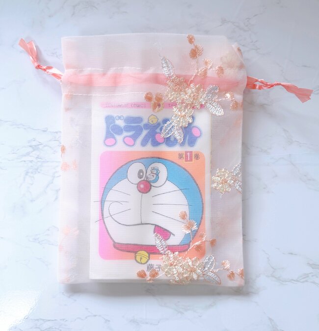 思わず全種類まとめ買いしちゃった!セリアの「華やかポーチ」がロマンチックすぎるんだけど…!《購入レビュー》