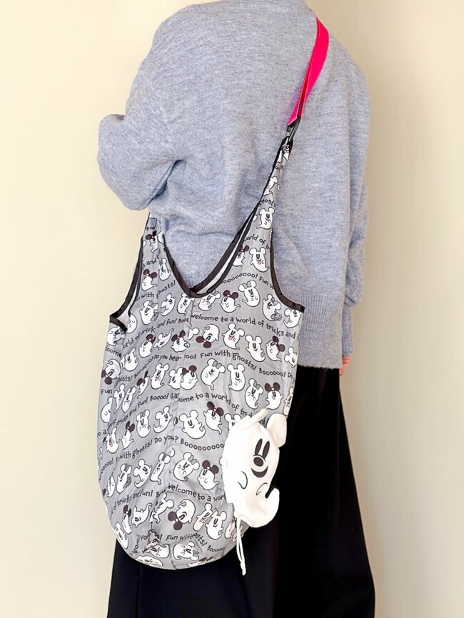 荷物が増えても大丈夫…！セリアで見つけた「レジ袋につけるショルダーベルト」両手が空いて、楽ちんすぎる！