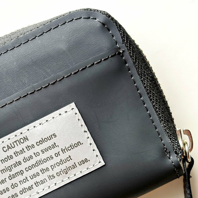 カードや診察券が27枚入った…！3COINSの「ガバッと開くミニ財布」小銭が取り出しやすくて嬉しい！《購入レビュー》
