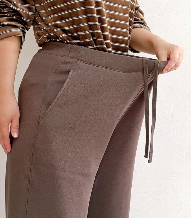 「ウエストが本当に楽！」無印良品の“2990円ワイドパンツ”体型カバーできて快適すぎる…！「この値段なのありがたい」「色も可愛くて気に入りました」《購入レビュー》