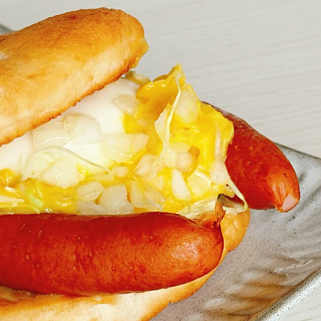 「ウマすぎて笑いが出る」「感動レベル」モスバーガーの“豪快すぎるメニュー”最後の一口まで絶品です!「並んだ甲斐ありました」《実食レビュー》
