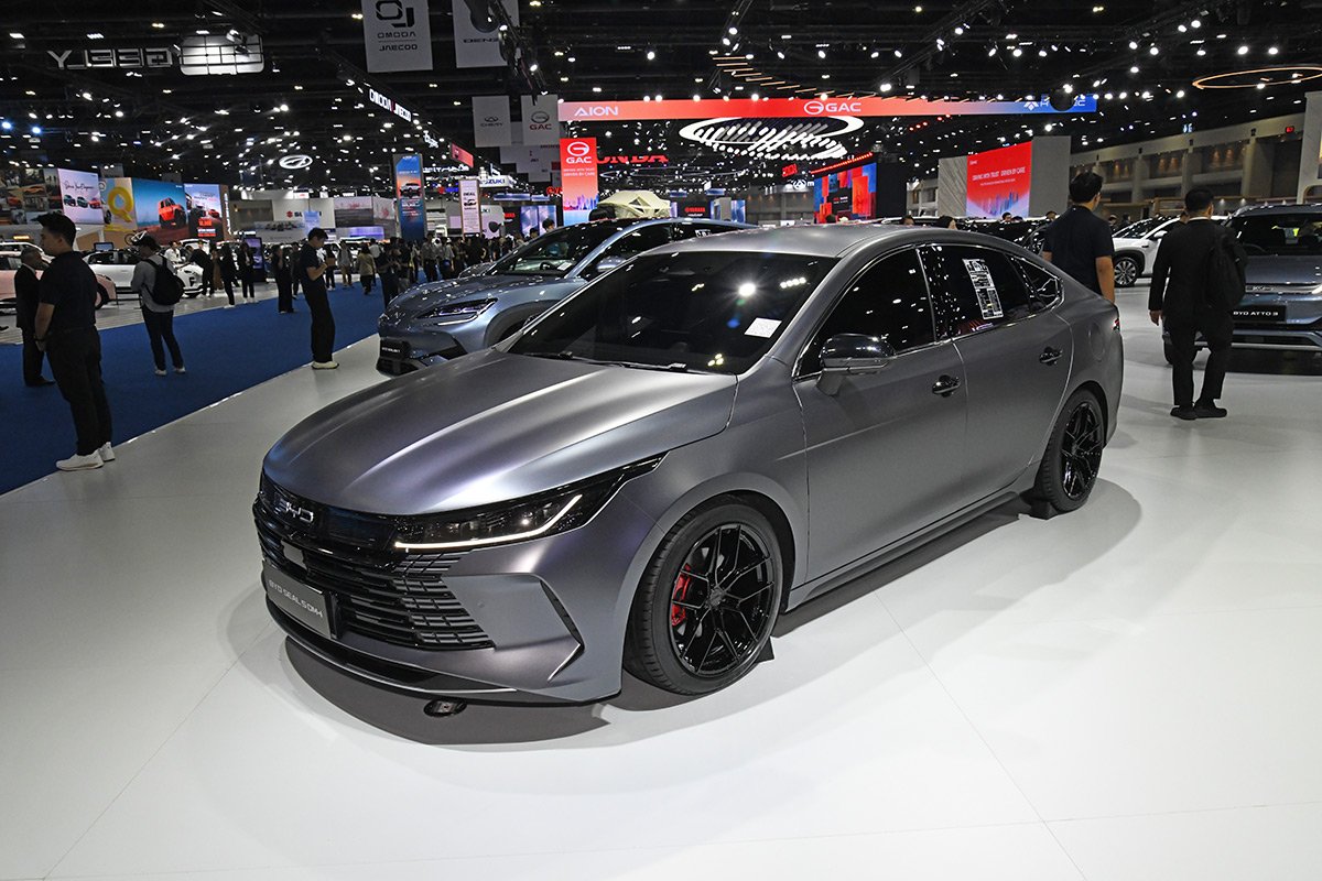タイにおけるBYDシールは「スーパーHV」と言われるDM-i採用のPHEV。1.5リットルエンジンで最大航続距離1200km