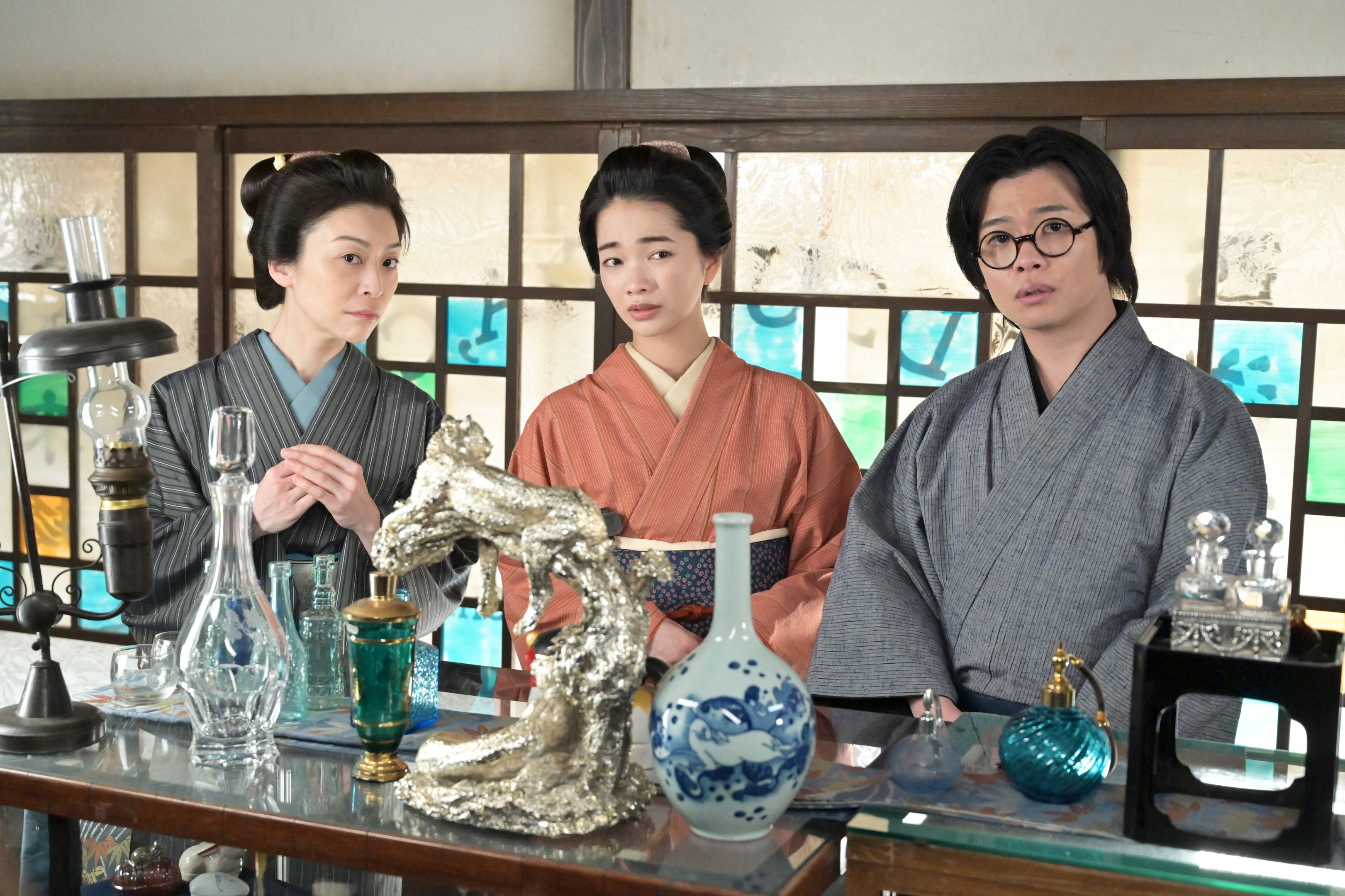 坂東彌十郎演じる役は「不思議の国のアリス」のうさぎみたい!?“知られざる偉人”の役割とは〈風、薫る第14回〉