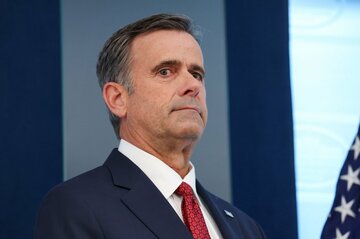米CIA長官のモスクワ電撃訪問、NATO攻撃への警告目的