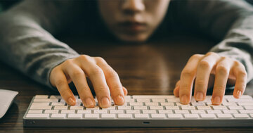 この連休に「感情疲労」をリセットするなら、まずは「ハードカバー・ポケットサイズ」のノートを!