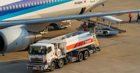 「航空機が飛べない…」なぜ日本だけで燃料不足？背景にある石油業界の深刻問題とは〈2024上期・ガソリンの三重苦ベスト3〉