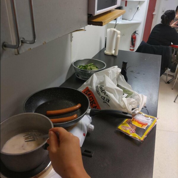 アイスランドでの自炊の様子