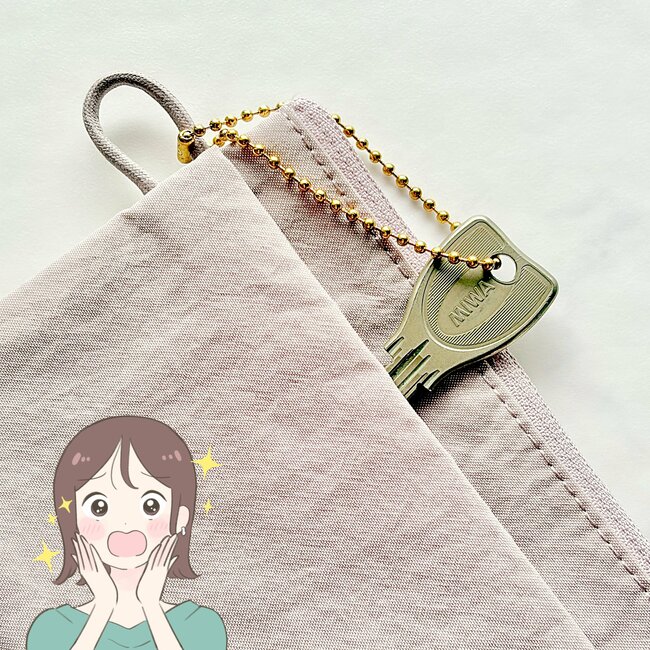 ミニ財布がわりに使えて便利！無印良品の“薄くて軽いポーチ”カードが50枚入って優秀すぎる！「長財布卒業できそう」「かさばらないのに意外と入る！」