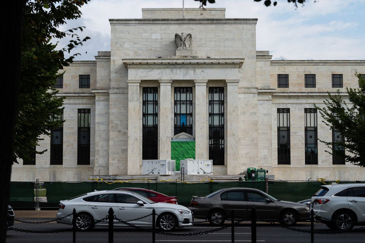 米消費者に潤沢な資金、高金利の長期化も