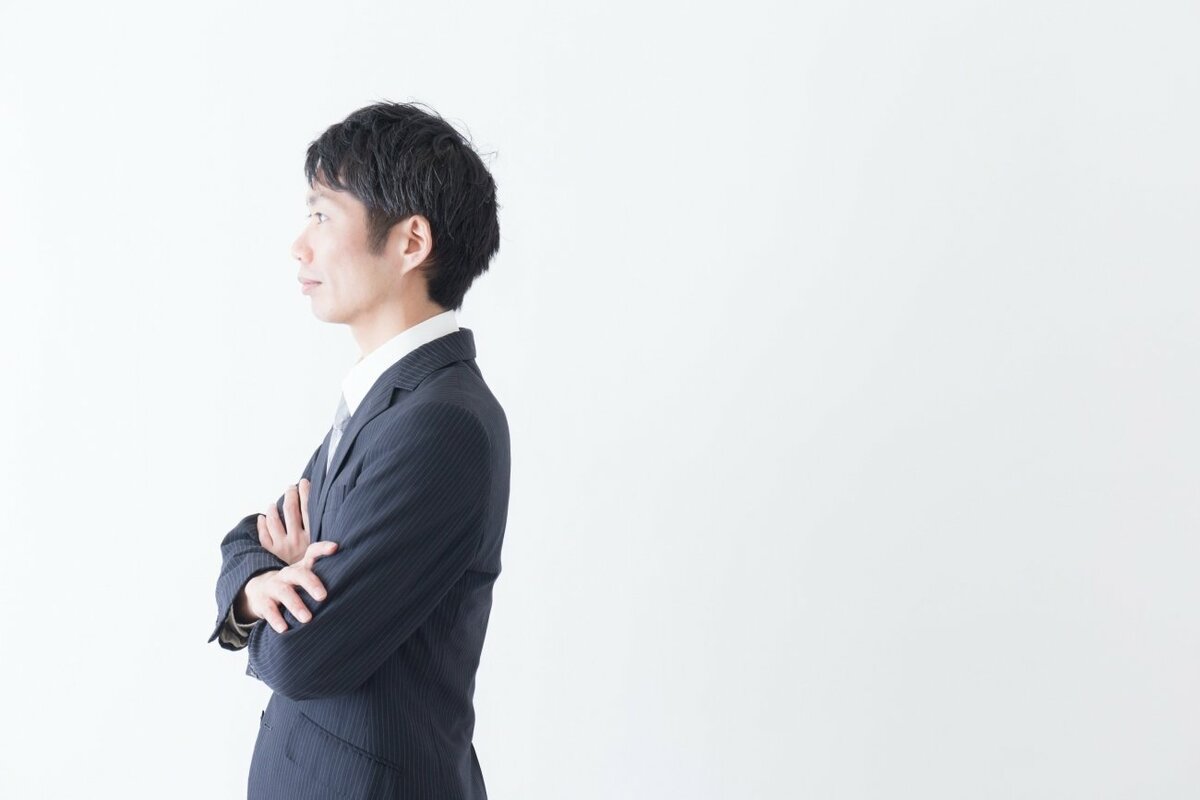 絶対に相手にしてはいけない「自社の悪口を言う中堅社員」の特徴