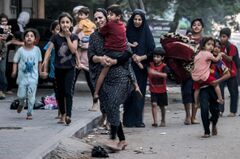 ガザ地区で26万人超が避難、人道危機の懸念高まる