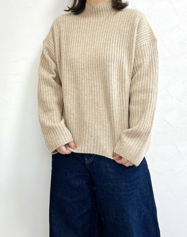 何も着てないみたいに軽い…！ユニクロの“雲みたいなニット”1990円とは思えない着心地です！「めちゃくちゃ暖かい！」「太ってみえない」