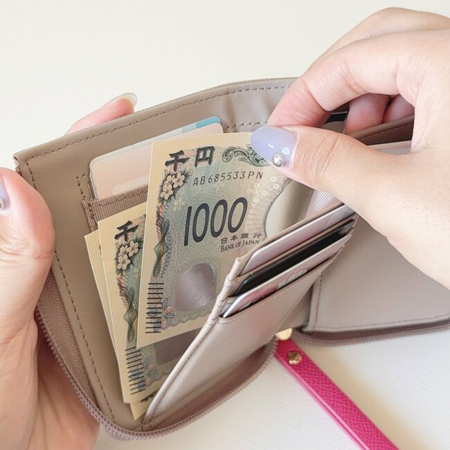 小銭が取り出しやすくて感動！アフタヌーンティーの「高見えミニ財布」コンパクトなのに鍵まで入る名品です！《購入レビュー》