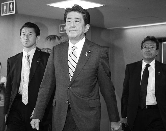 お友達内閣の様相を濃くするも「奇妙な安定」維持する安倍政権
