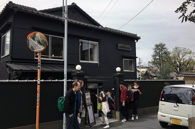 外国人客が元ボロアパートに殺到する「街ホテル」とは?