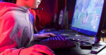 「深夜4時まで母親とゲーム」「保健室が仮眠室」「登校した途端に殴り合い…」いま学校で起きている異常な事態