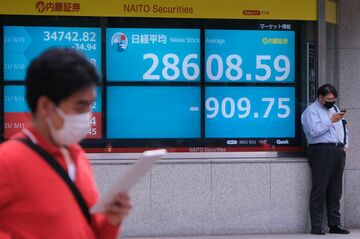 NYダウ470ドル超下げ、インフレ懸念高まる