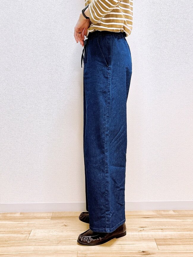 どの角度から見てもシルエットがきれい!しまむらの「脚が長く見えるパンツ」着回し力もバツグンなんです!