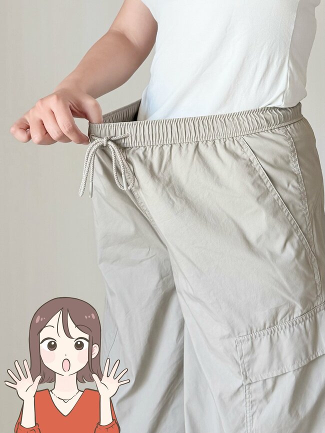 【ユニクロ】「毎日はきたくなる」サラッと涼しい“着痩せワイドパンツ”ぽわんとしたフォルムがオシャレ！「涼しく快適です」「夏の暑い日も爽やか」《購入レビュー》