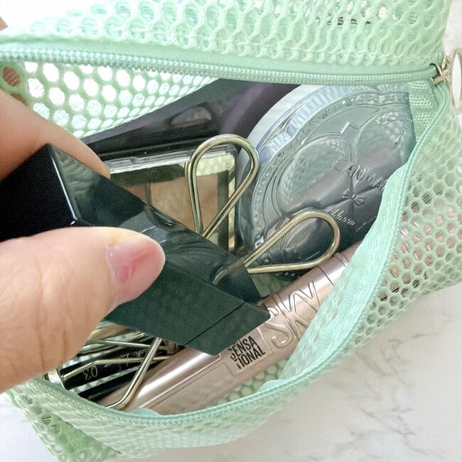 お薬が200錠も入った!セリアで見つけた「無印良品みたいなポーチ」可愛くて全色まとめ買いしちゃった!《購入レビュー》