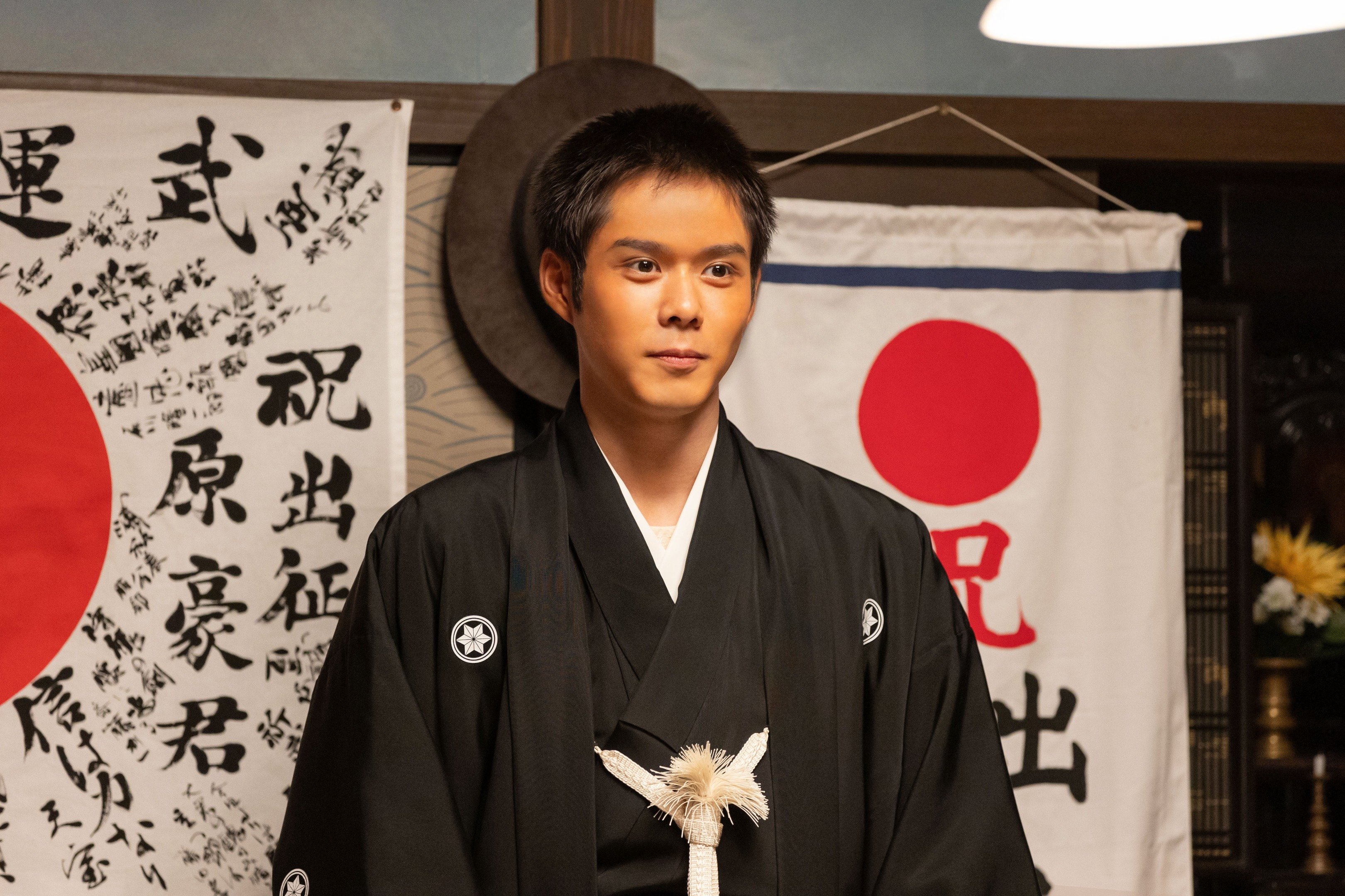 蘭子×豪の“出征前夜の求婚劇”が尊すぎた夜〈豪役・細田佳央太コメント付き〉【あんぱん第29回レビュー】