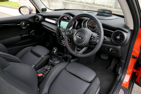 Miniクーパー3ドア 乗り味洗練の理由は 大変身 した中身にあり 試乗記 Car And Driver 注目カー ファイル ダイヤモンド オンライン