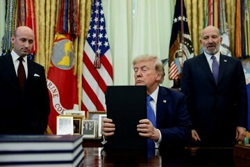 トランプ氏、「出生地主義」市民権を制限する大統領令に署名
