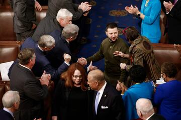 トランプ氏のゼレンスキー氏批判、共和党議員も困惑