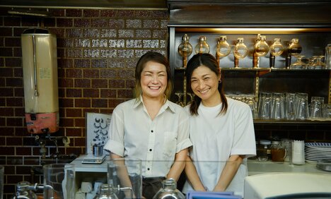 老舗喫茶店のマスターが死去「続けてくれる人がいたら…」に花屋の姉妹が立候補した結果