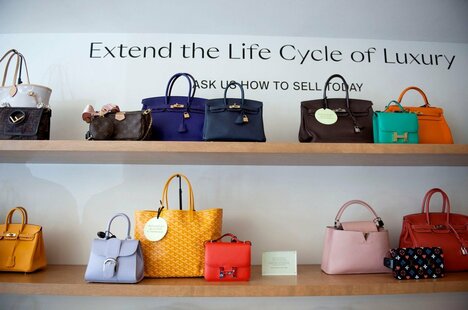 中古高級品の市場拡大、収益化の道筋描けぬブランド