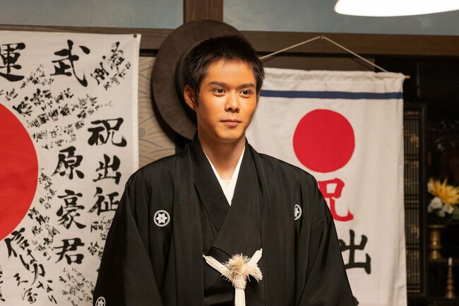 蘭子×豪の“出征前夜の求婚劇”が尊すぎた夜〈豪役・細田佳央太コメント付き〉【あんぱん第29回レビュー】