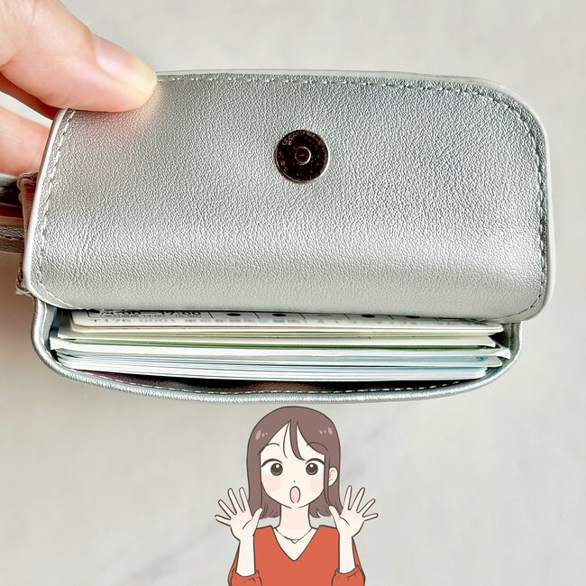 カードや診察券が30枚入った!しまむらの「お財布がいらないミニショルダー」お金やカード、カギをまとめて収納できて天才!