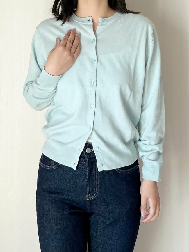 「毎年買っています」「2枚目の購入です」無印良品の“楽ちんカーディガン”着回し力バツグンで何枚も欲しくなる！「オールシーズン使いやすくて助かる」