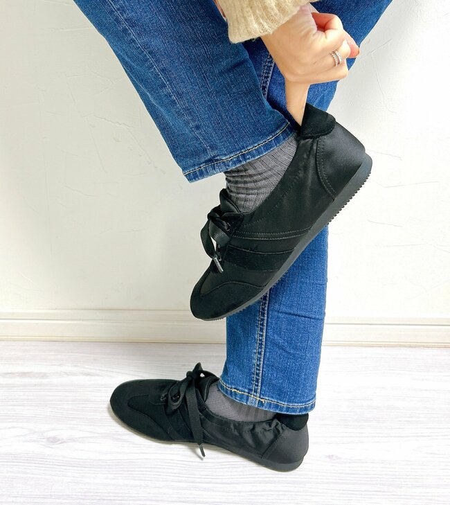 「鬼鬼鬼可愛すぎる」「本気で全色買いするか迷ってる」GUの“めちゃ軽シューズ”楽ちんすぎて、もう他のスニーカーに戻れないよ…！