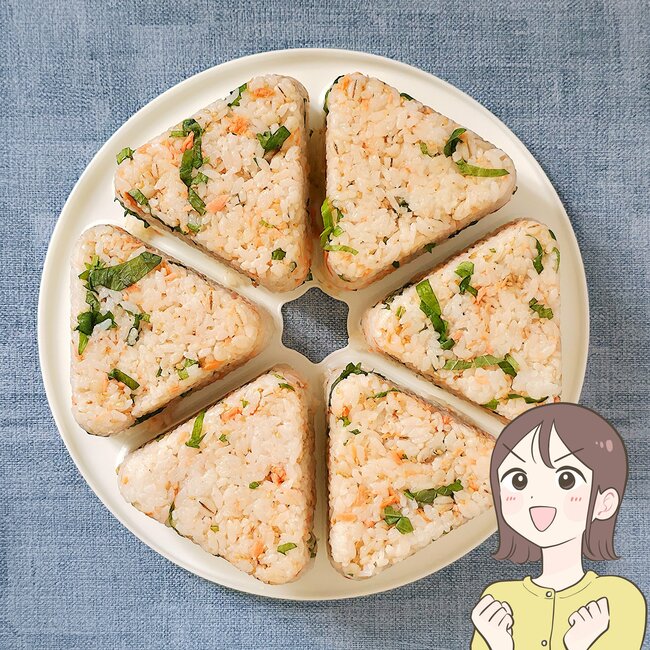 「本当に買って良かった」「全人類におすすめしたい」ダイソー姉妹店の“330円キッチングッズ”おにぎりが6個まとめて作れて楽しすぎるんです！「めちゃくちゃ良い！」