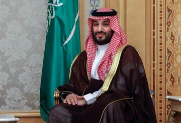 サウジ巨大都市構想「ネオム」 立ちはだかる現実の壁