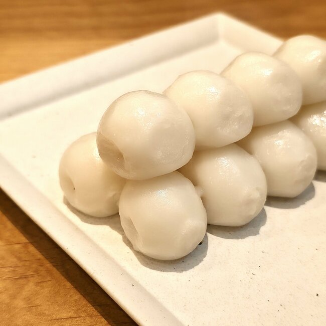 「楽しすぎる大好き」「めちゃおいしくて満足」和風コメダの“だんご三種盛り”がすごい！自分でだんごを焼けて、アツアツの焼きたてが食べられるんです！