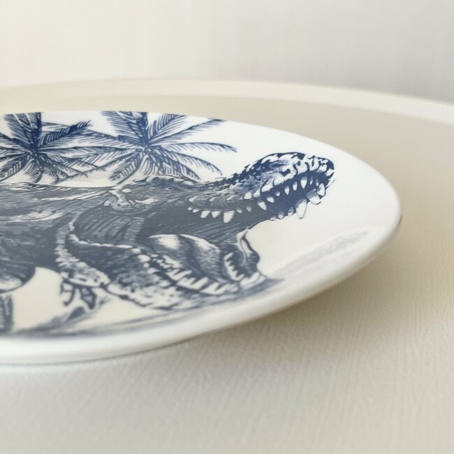 「懐かしさがたまらん」セリアで見つけた“恐竜の食器”が衝撃的なデザインだった…!「全部集めたい」「良すぎたので衝動買い」