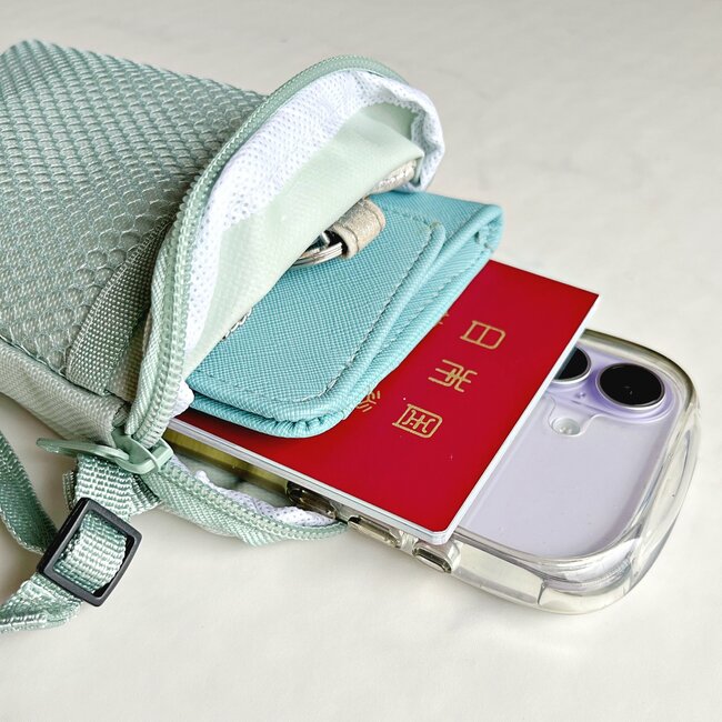 【セリア】お薬手帳がジャストフィット！スリムで軽い「ぺたんこショルダー」色違いで3つも買っちゃった！《購入レビュー》
