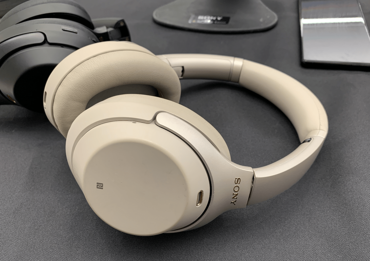 ソニー「WH-1000XM4」を試聴レポ、業界最高クラスノイキャンの