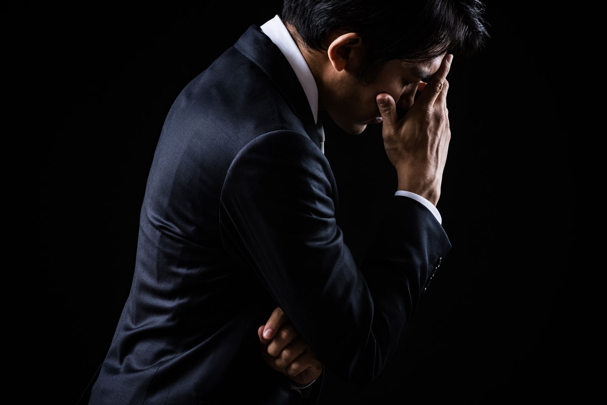 30歳独身男性会社員のうつ病の事例をご紹介します。半年前からうつ状態が続き、「自分はダメ人間。生きている価値がない」というように自己価値感が損なわれていました。仕事は手につかず、3ヵ月前から休職中でした。