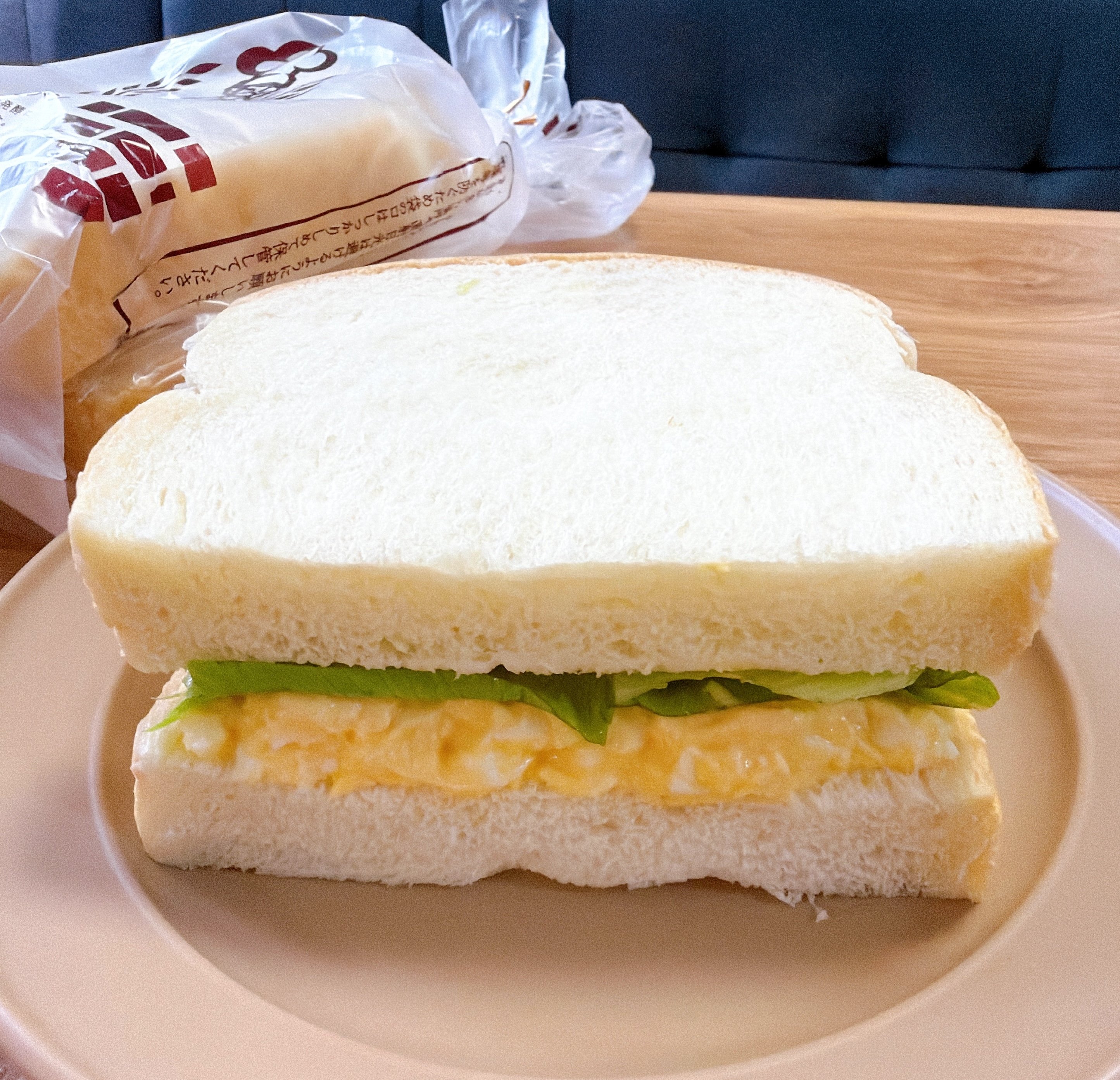 どうしてこんなに美味しいの…？コメダ珈琲の“レジ横メニュー”好きすぎて毎朝食べたい…！「ふわふわで本当に美味しい」 「お家コメダが楽しめました」《実食レビュー》