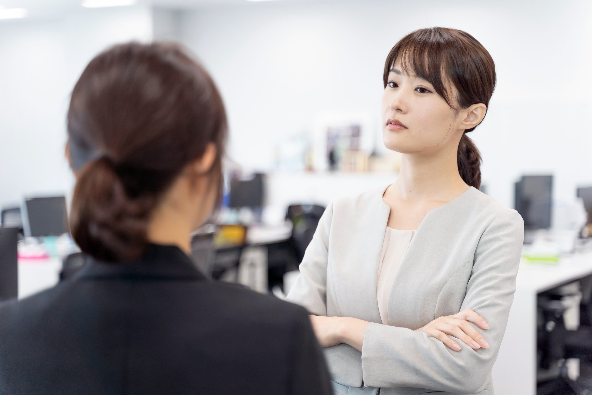 感じ悪すぎる上司の伝え方。「それって急ぎ?」「今じゃないとダメ?」あと1つは?