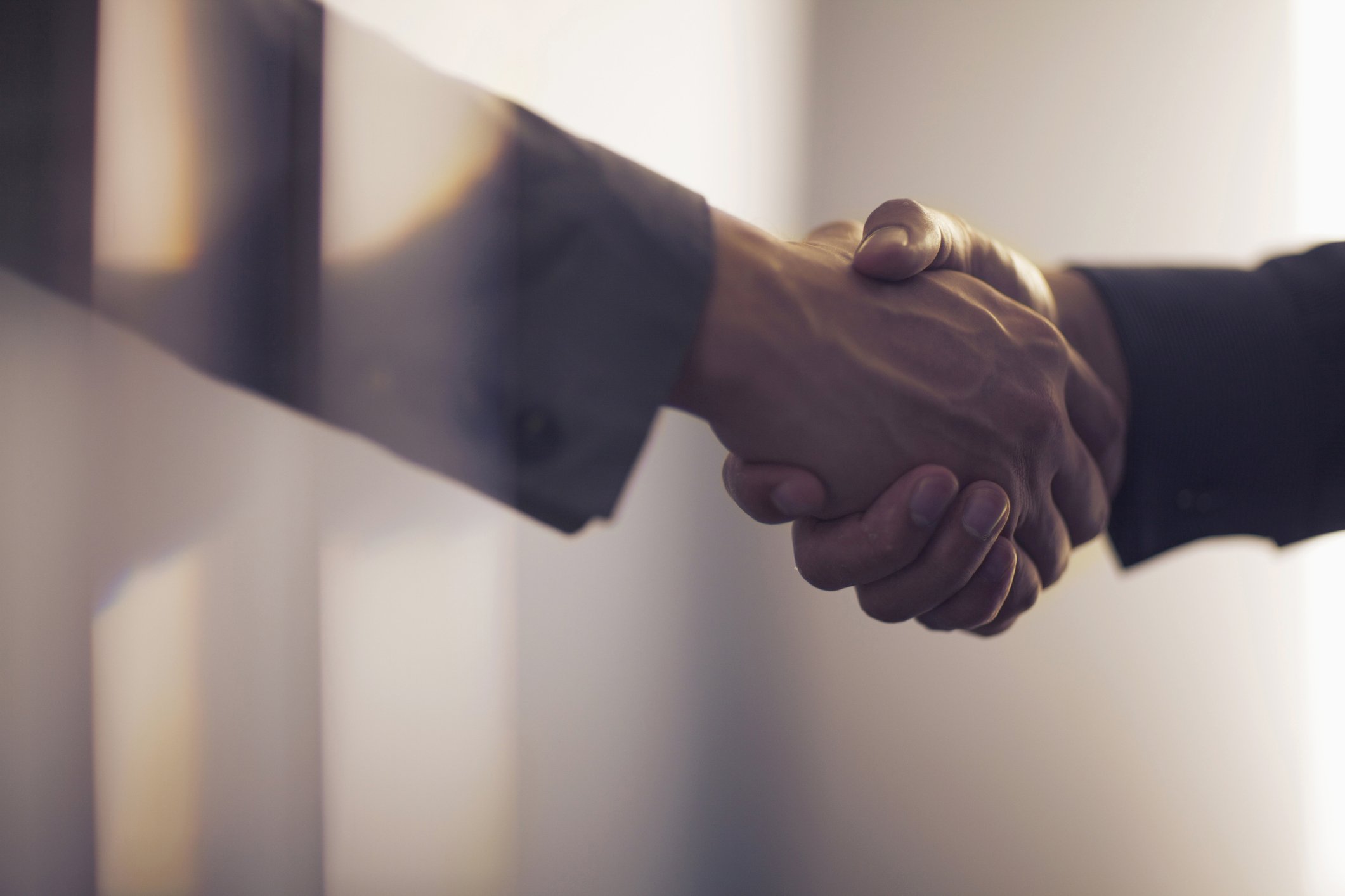 「Nice to meet you」、メールのみの場合は何と書く?コロナ禍で使える便利な表現