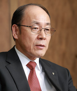 第一生命が株式会社化、持株会社化と組織改革を断行した理由