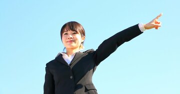 【英会話】上品な大人のネイティブが「Let's」の代わりに使う単語とは?